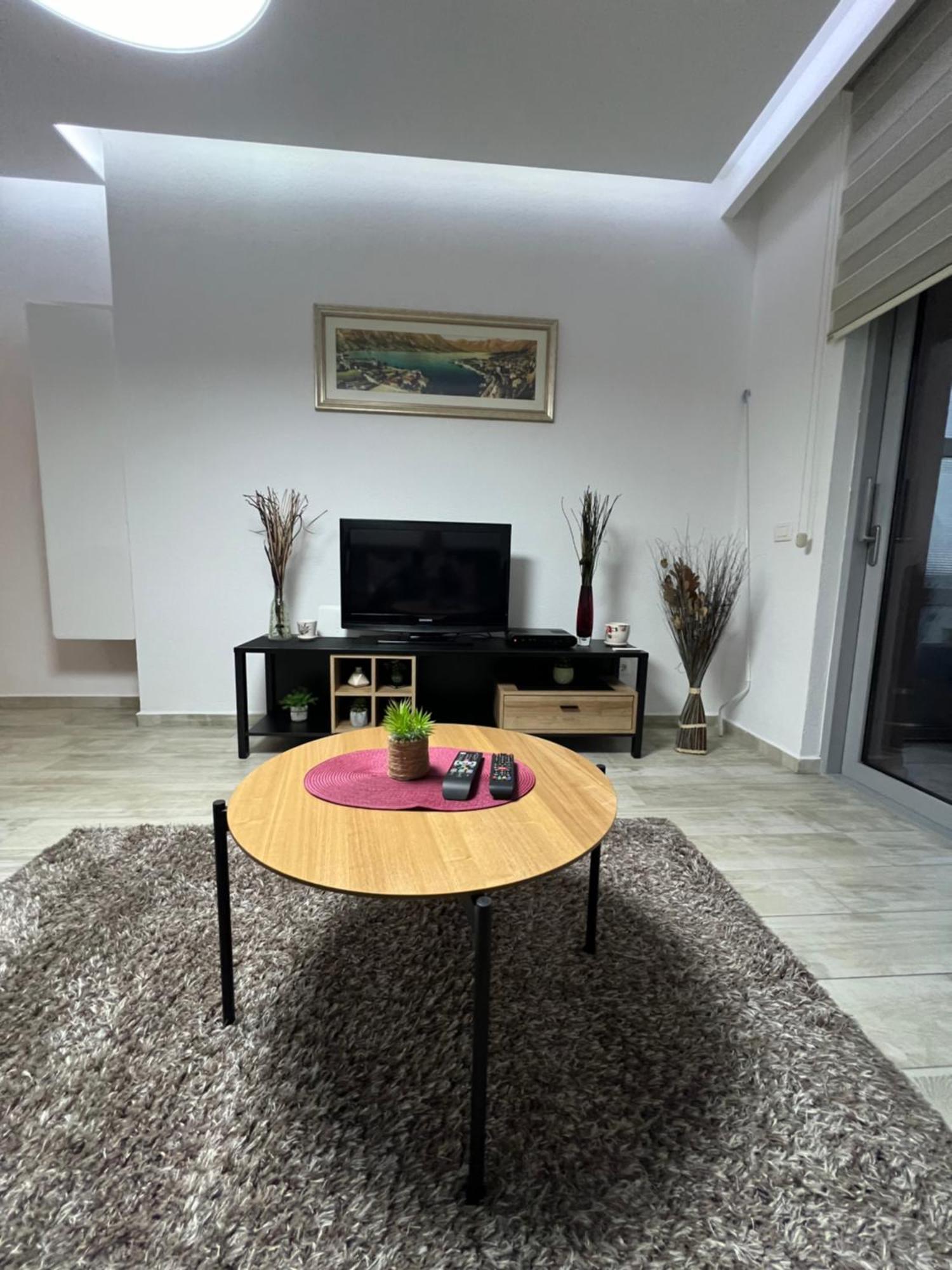 Ferienwohnung Apartman Nadja Kotor Exterior foto